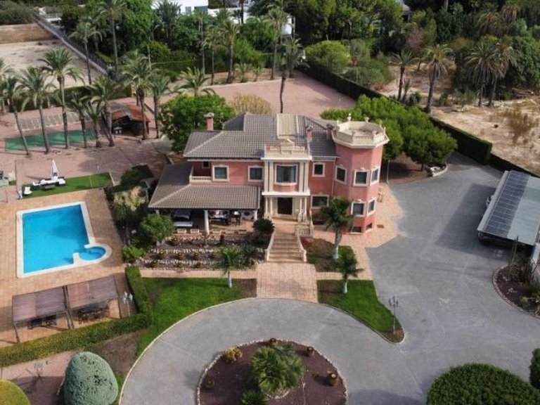 Villa for Sale in Costa Blanca Elche, Alicante 7