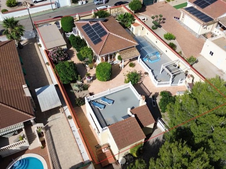 Villa for Sale in Inland Pinar De Campoverde, Alicante 4
