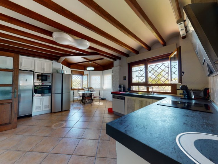 Villa for Sale in Elche, Alicante 32