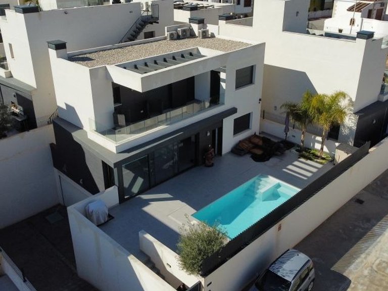 Villa for Sale in Inland Algorfa, Alicante 8