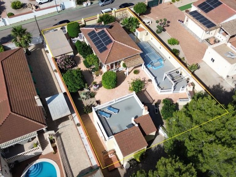 Villa for Sale in Inland Pinar De Campoverde, Alicante 5