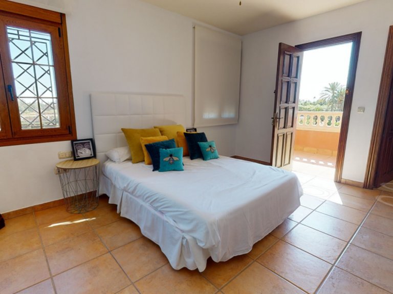 Villa for Sale in Costa Blanca Elche, Alicante 32