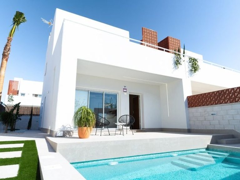 Villa for Sale in Pilar De La Horadada, Alicante 1