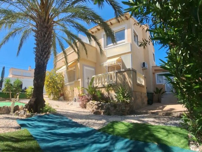 Villa for Sale in Costa Blanca Orihuela Costa, Alicante 5