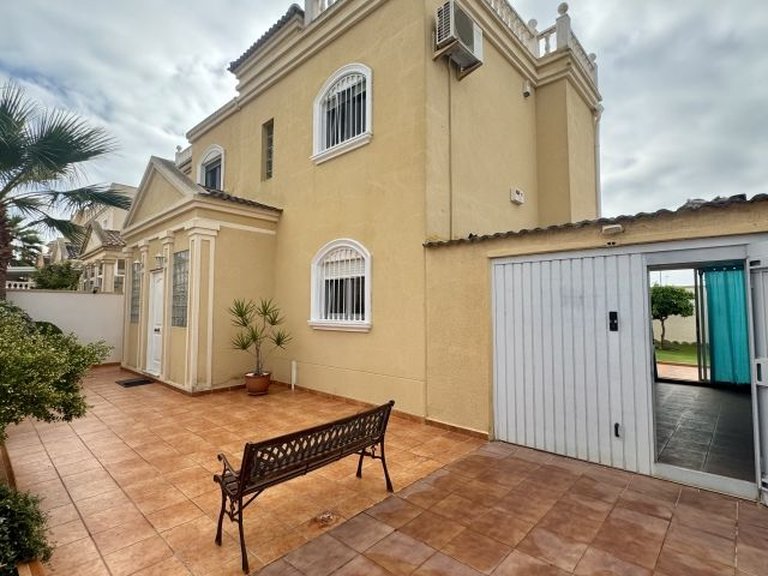 Villa for Sale in Costa Blanca Torrevieja, Alicante 7