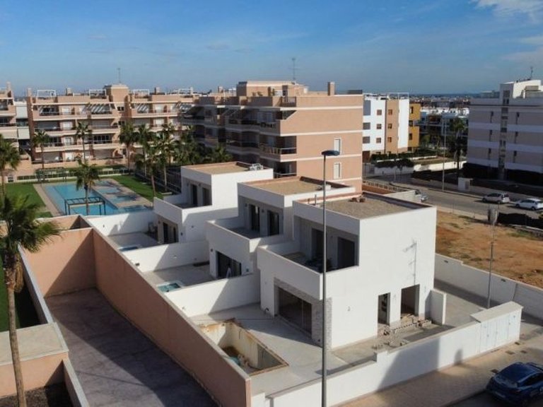 Villa for Sale in Costa Blanca Orihuela Costa, Alicante 28