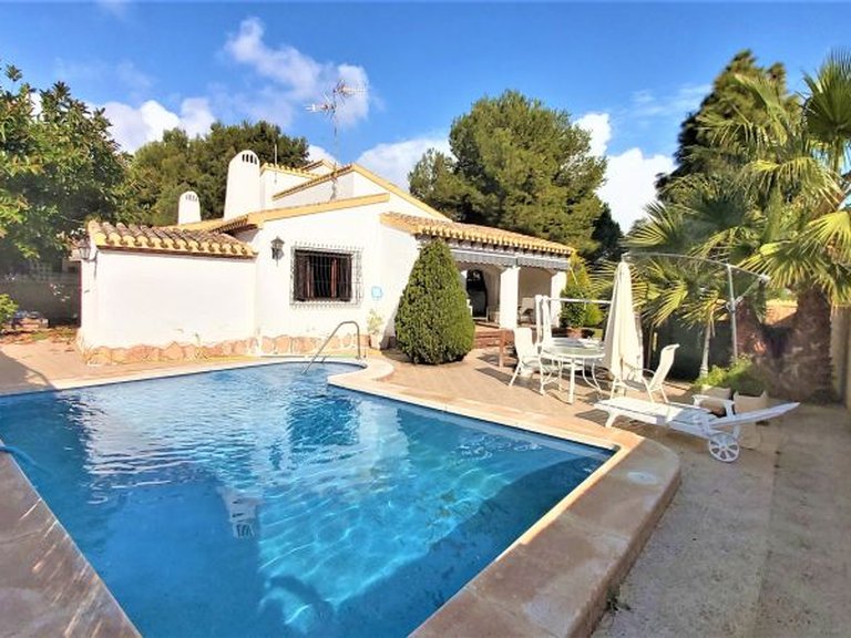 Villa for Sale in Torrevieja, Alicante 2