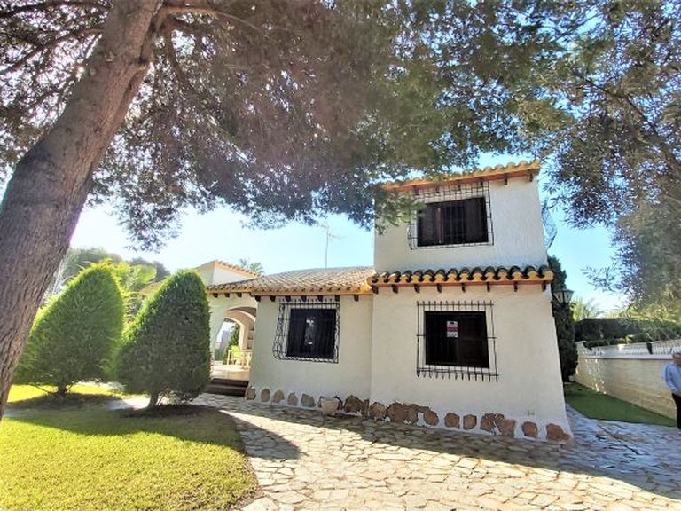 Villa for Sale in Torrevieja, Alicante 5