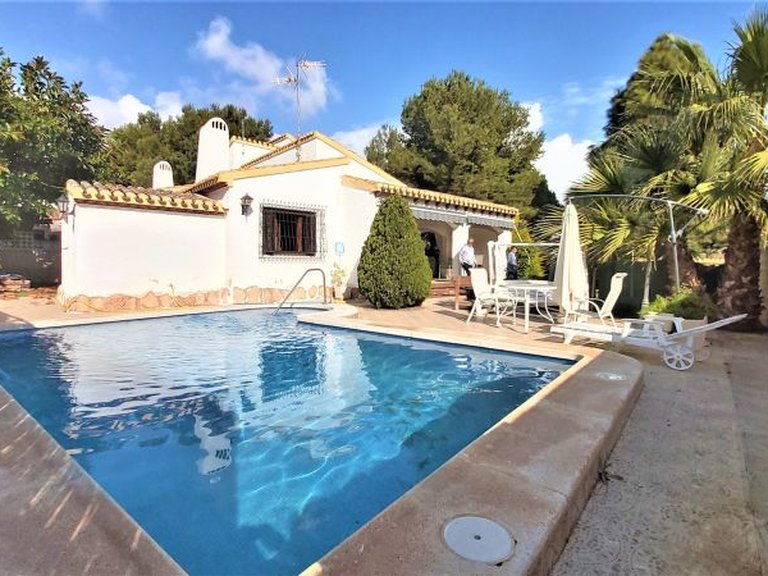 Villa for Sale in Torrevieja, Alicante 1