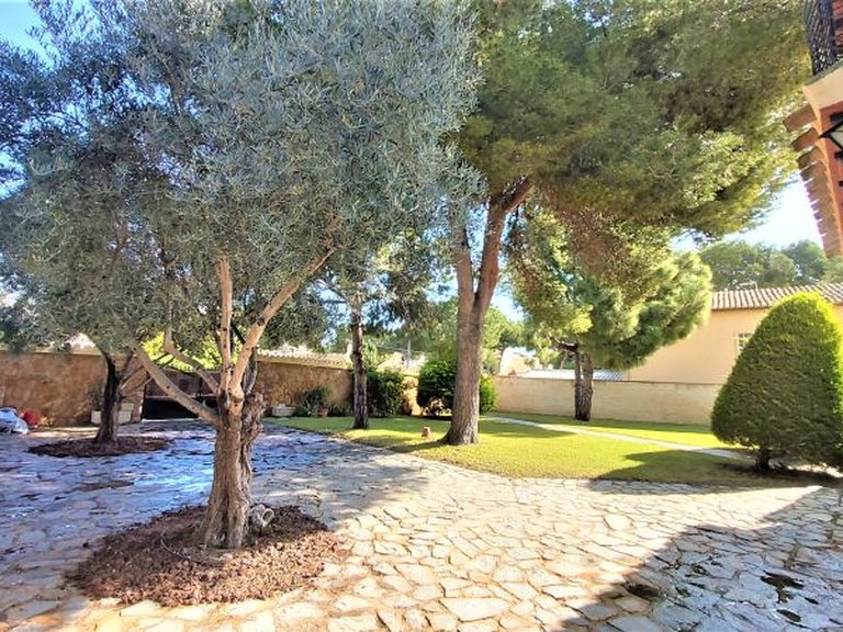 Villa for Sale in Torrevieja, Alicante 27