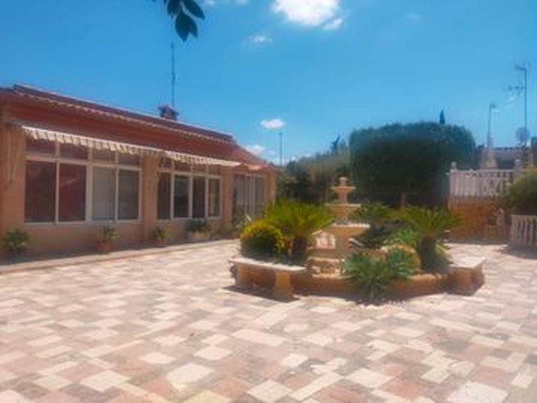 Villa for Sale in Costa Blanca Elche, Alicante 4