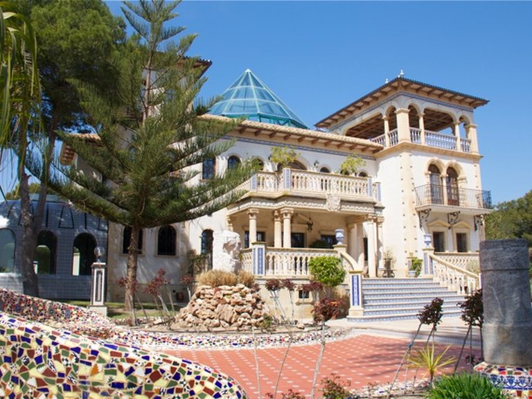 Villa for Sale in Orihuela Costa, Alicante 7