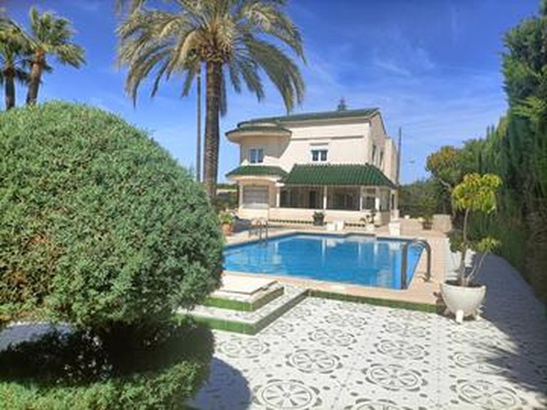 Villa for Sale in Costa Blanca Elche, Alicante 1