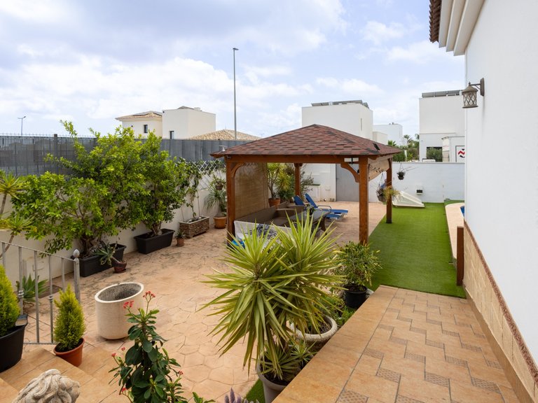 Villa for Sale in Costa Blanca Los Montesinos, Alicante 31
