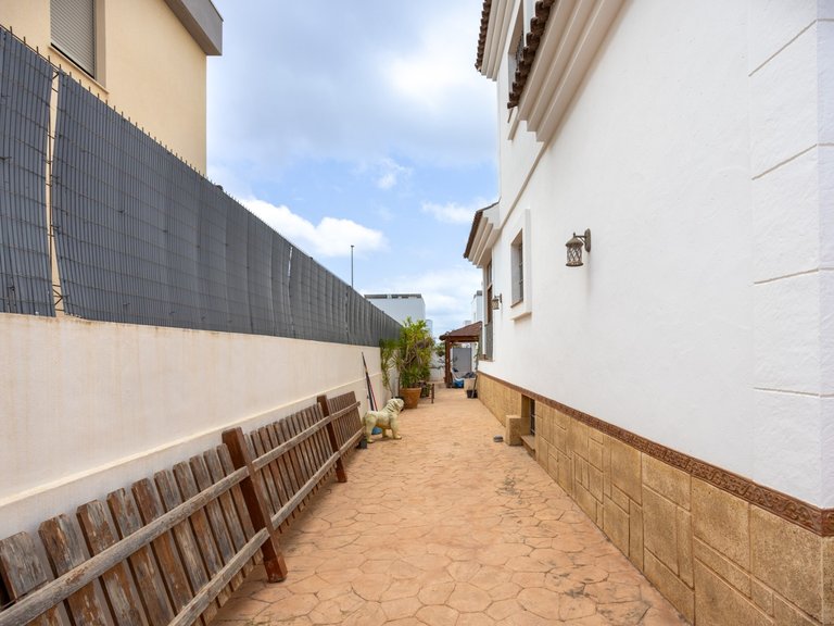 Villa for Sale in Costa Blanca Los Montesinos, Alicante 43