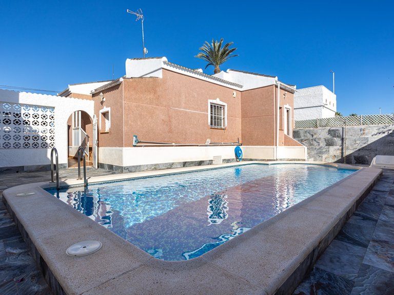 Villa for Sale in Costa Blanca Torrevieja, Alicante 2