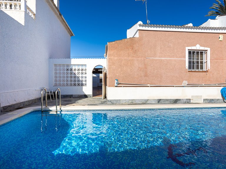 Villa for Sale in Costa Blanca Torrevieja, Alicante 38