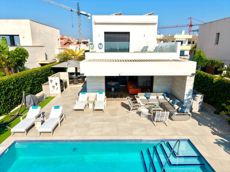 Villa for Sale in Los Montesinos, Alicante 5