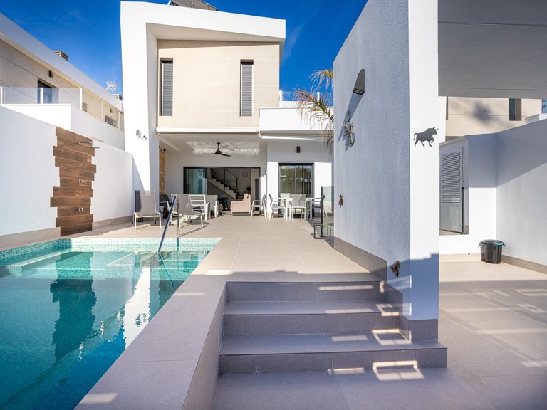 Villa for Sale in Costa Blanca Dolores, Alicante 3