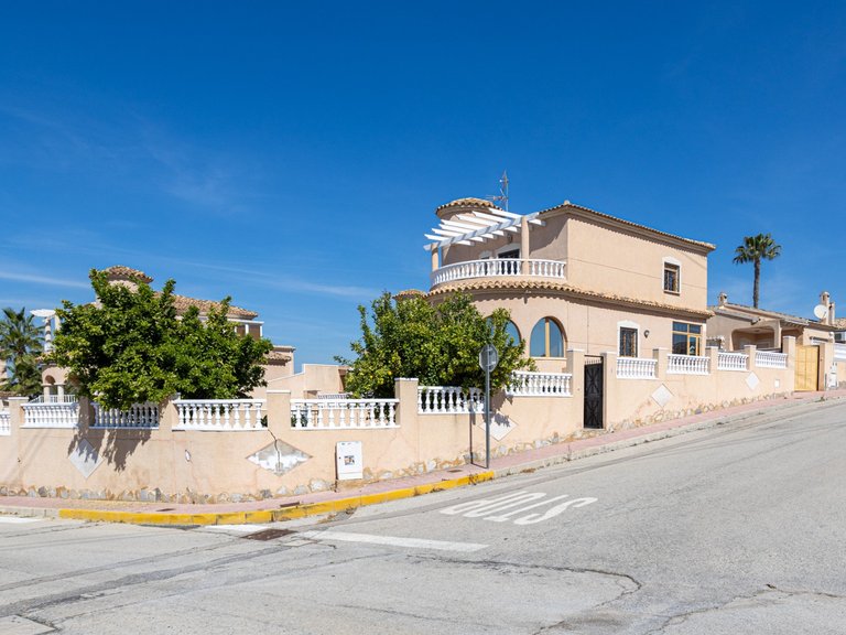 Villa for Sale in Costa Blanca Benijofar, Alicante 1