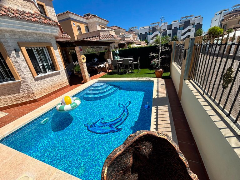 Villa for Sale in El Raso, Alicante 2