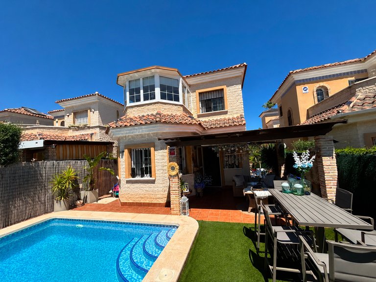 Villa for Sale in El Raso, Alicante 19