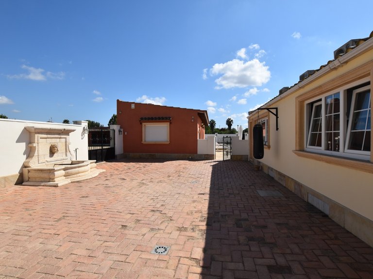 Country House for Sale in Heredades, Las Heredades, Alicante 41