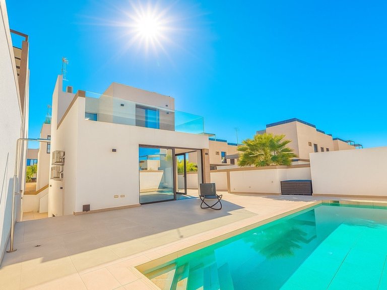Villa for Sale in Benijofar, Benijófar, Alicante 2