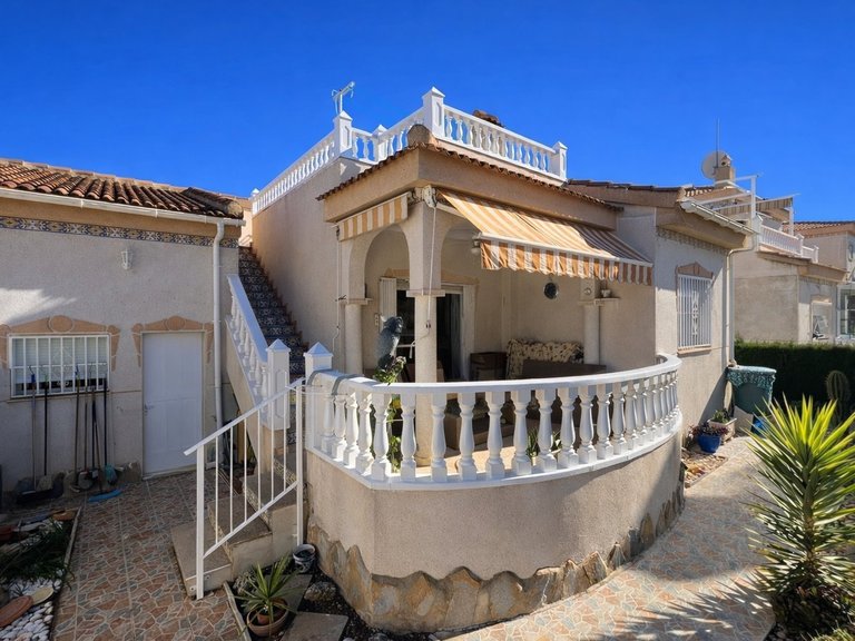 Villa for Sale in La Finca Golf Resort, Algorfa, Alicante 1