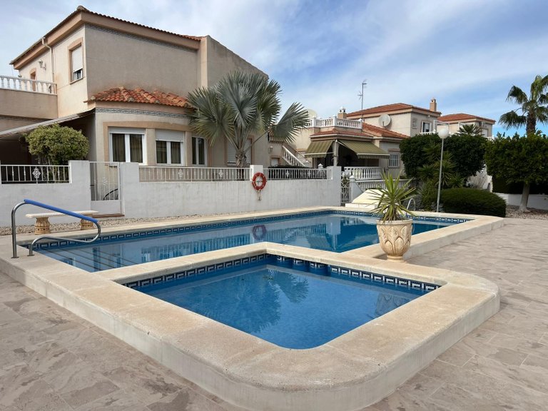 Villa for Sale in La Finca Golf Resort, Algorfa, Alicante 5