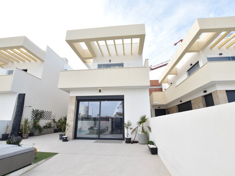Villa for Sale in Los Montesinos, Alicante 42