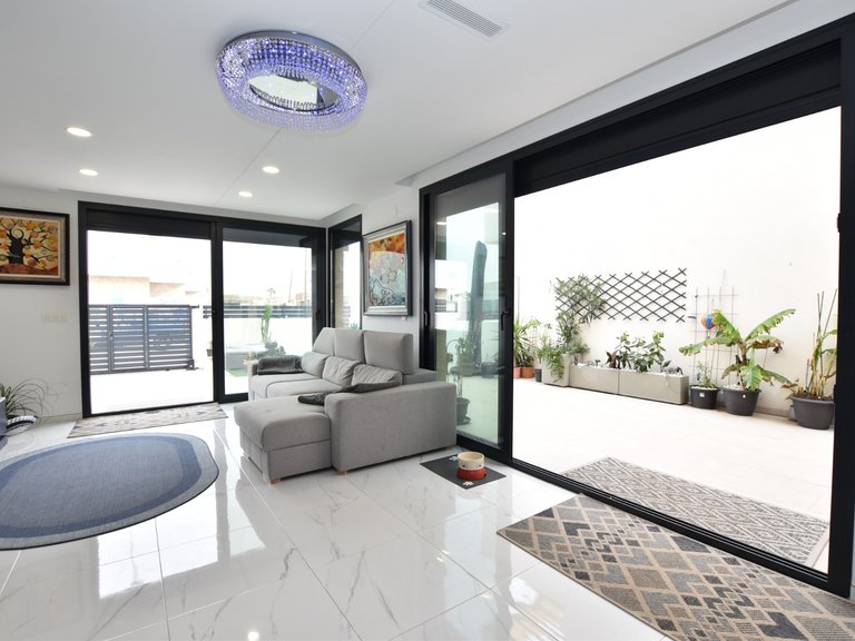 Villa for Sale in Los Montesinos, Alicante 9