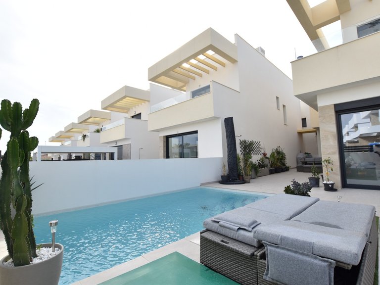 Villa for Sale in Los Montesinos, Alicante 44