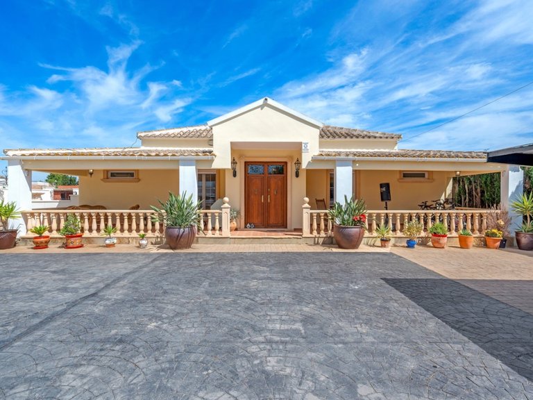 Country House for Sale in Heredades, Las Heredades, Alicante 1