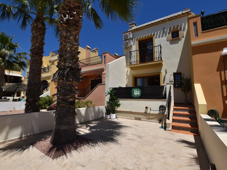 Town House for Sale in La Finca Golf Resort, Algorfa, Alicante 1
