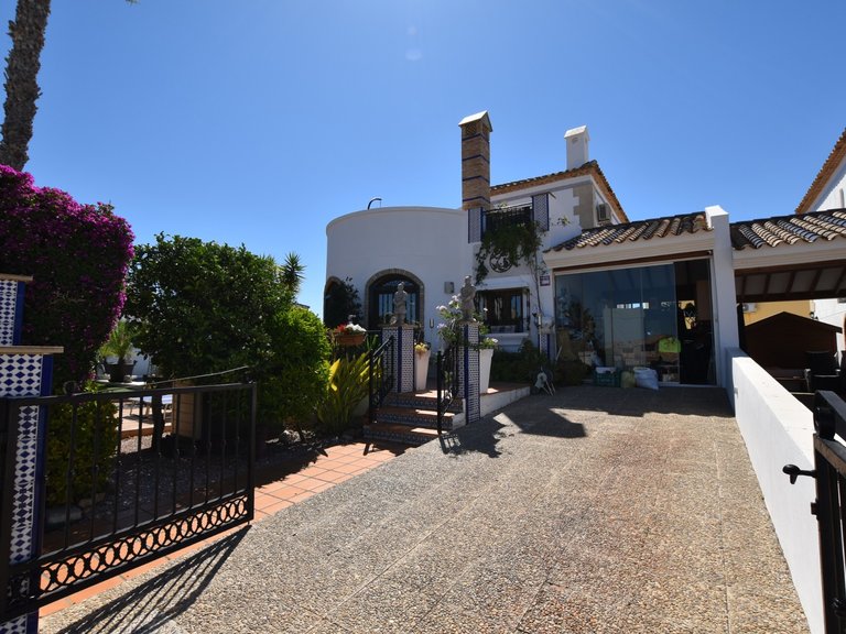 Villa for Sale in Algorfa, Alicante 11