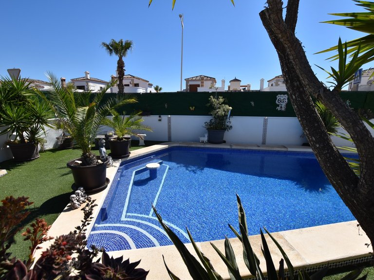 Villa for Sale in Algorfa, Alicante 39