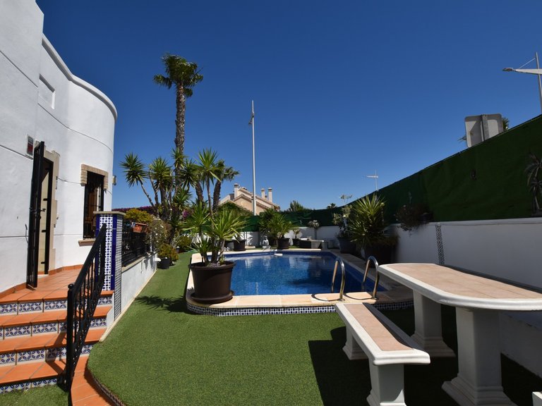 Villa for Sale in Algorfa, Alicante 36