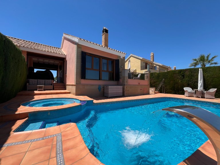 Villa for Sale in Algorfa, Alicante 1