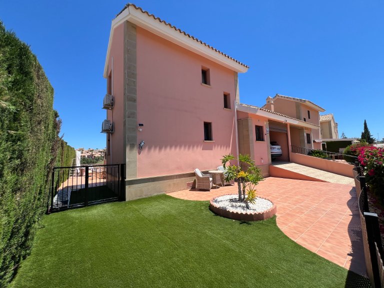 Villa for Sale in Algorfa, Alicante 2