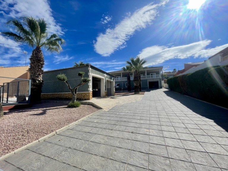 Villa for Sale in Costa Blanca Ciudad Quesada, Alicante 1