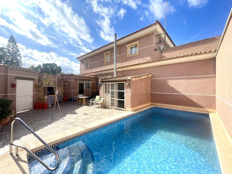 Villa for Sale in Costa Blanca Formentera Del Segura, Alicante 1