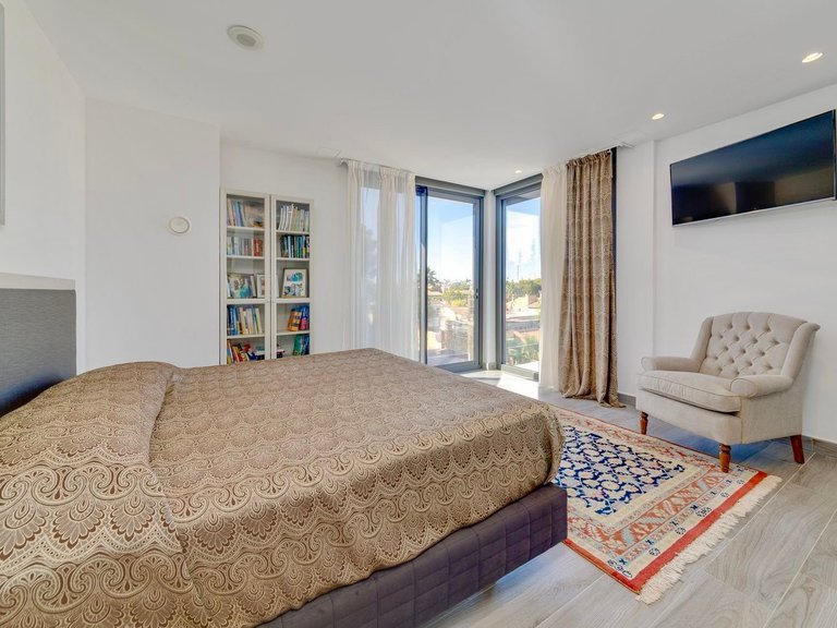 Villa for Sale in Costa Blanca Torrevieja, Alicante 12