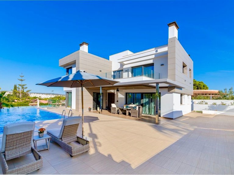 Villa for Sale in Costa Blanca Torrevieja, Alicante 15