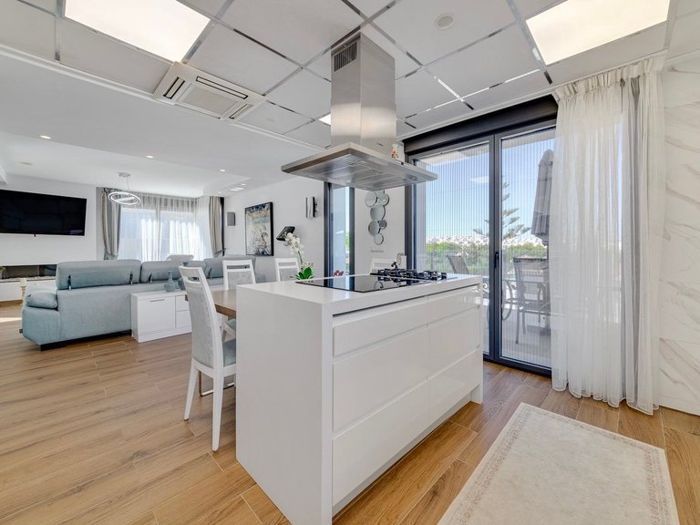 Villa for Sale in Costa Blanca Torrevieja, Alicante 16