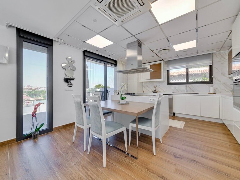 Villa for Sale in Costa Blanca Torrevieja, Alicante 17