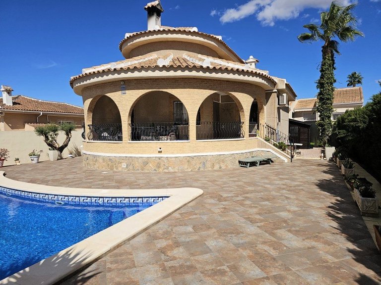 Villa for Sale in Costa Blanca Benijofar, Alicante 1