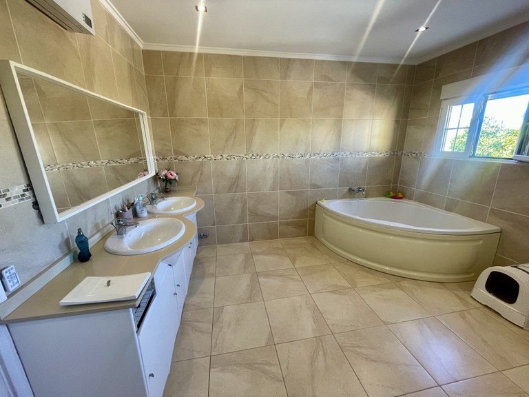 Villa for Sale in Inland Urb. La Marina, Alicante 19