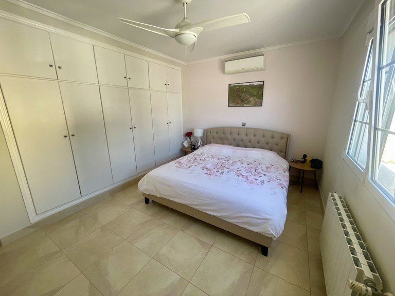 Villa for Sale in Inland Urb. La Marina, Alicante 2