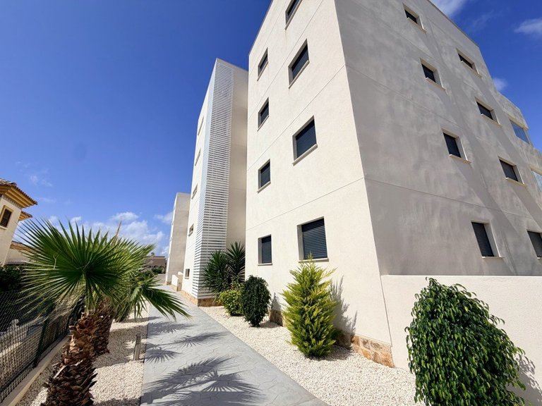 Apartment for Sale in Costa Blanca Orihuela Costa, Alicante 2